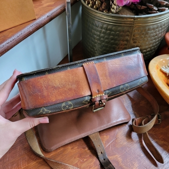 Auth Louis Vuitton Vintage 1986 Monogram Cartouchiere Crossbody Bag - Picture 3 of 16